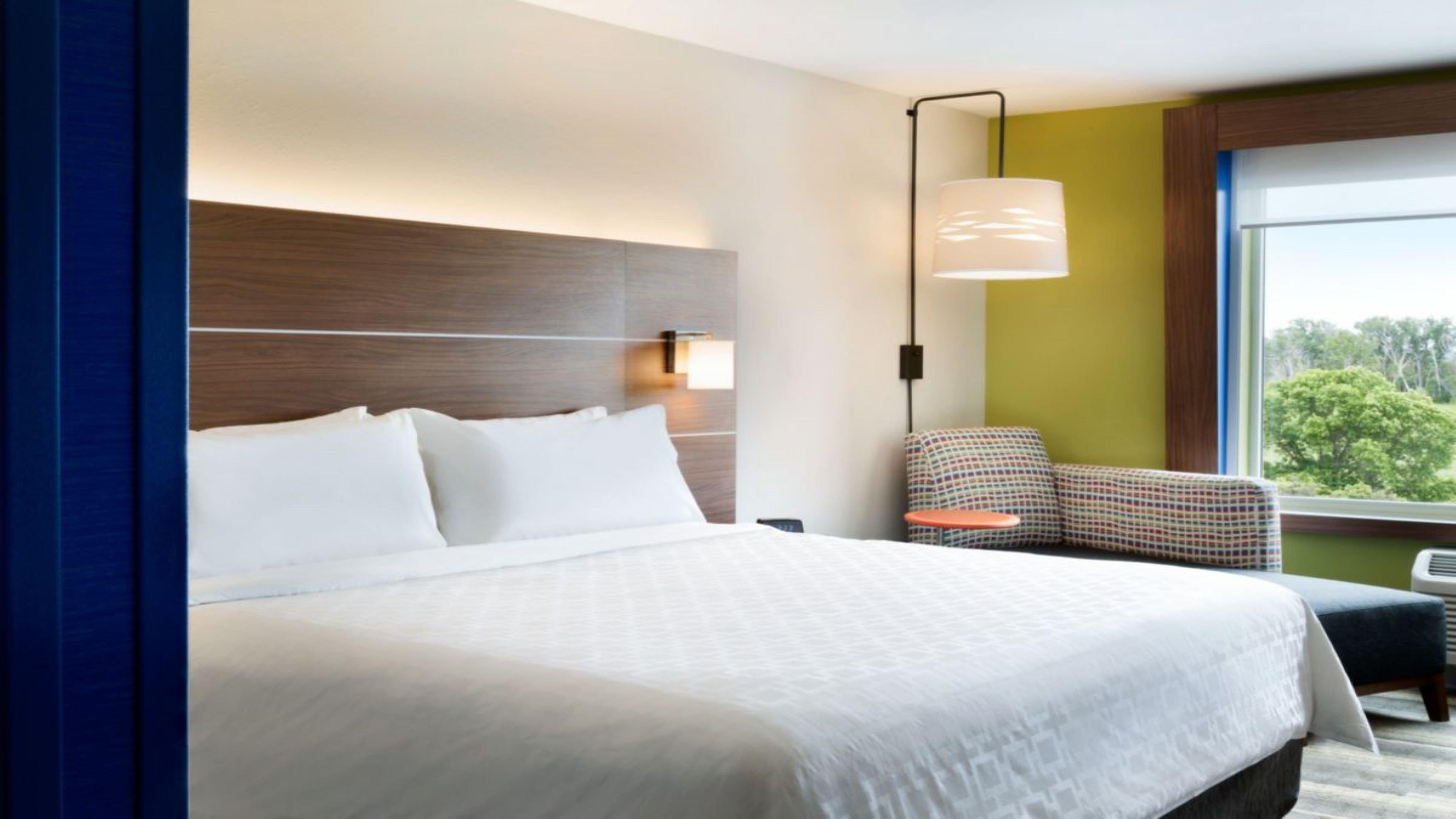 Holiday Inn Express Hotel & Suites Woodbridge, An Ihg Hotel Екстер'єр фото