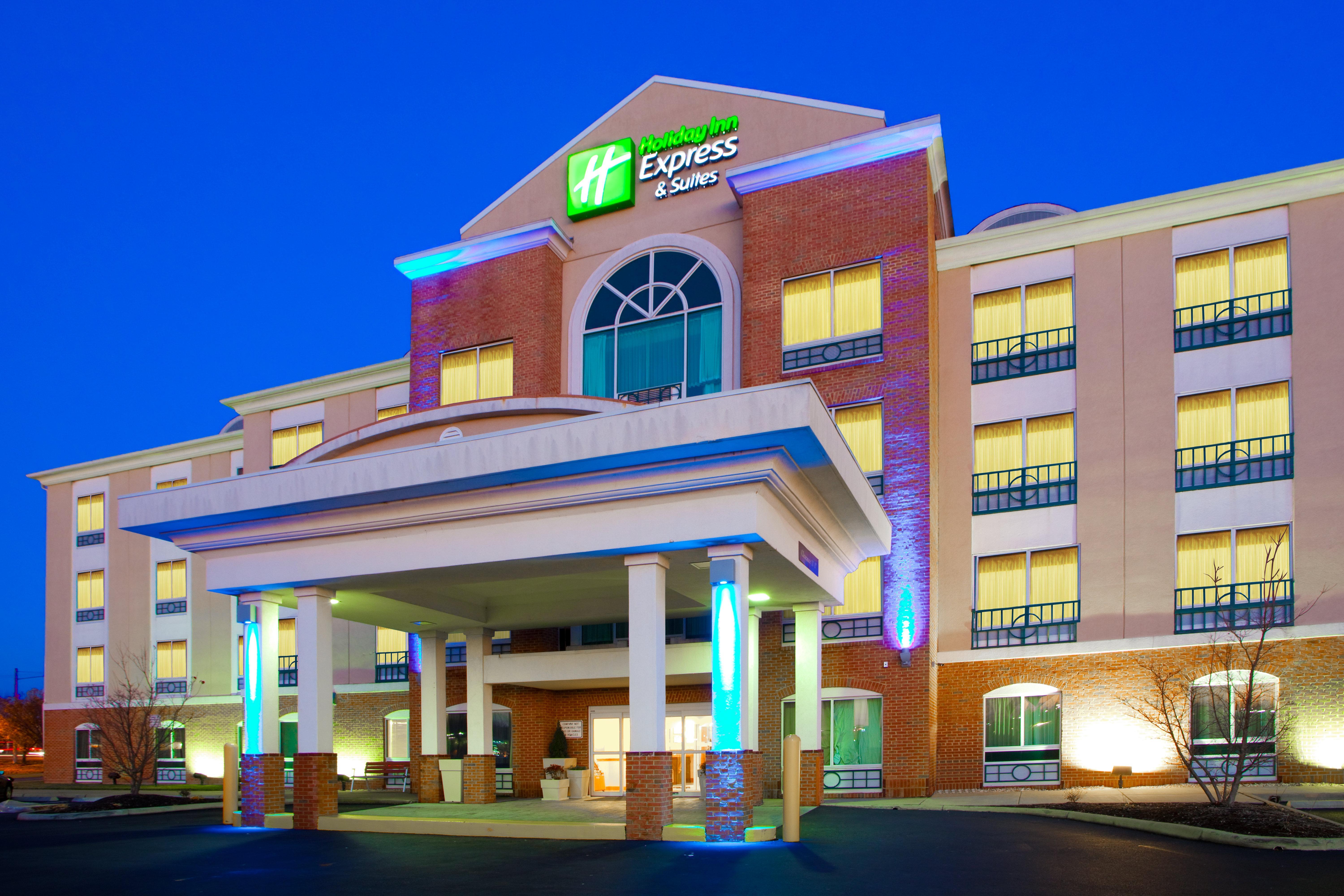 Holiday Inn Express Hotel & Suites Woodbridge, An Ihg Hotel Екстер'єр фото