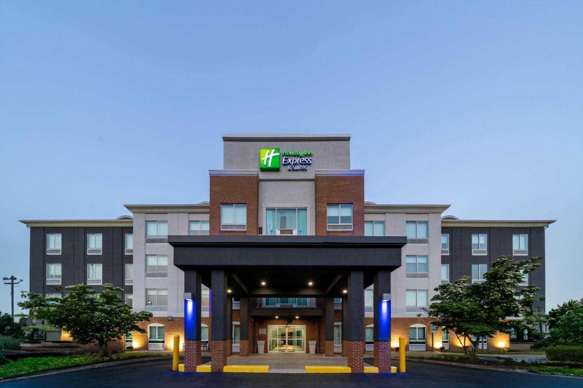 Holiday Inn Express Hotel & Suites Woodbridge, An Ihg Hotel Екстер'єр фото